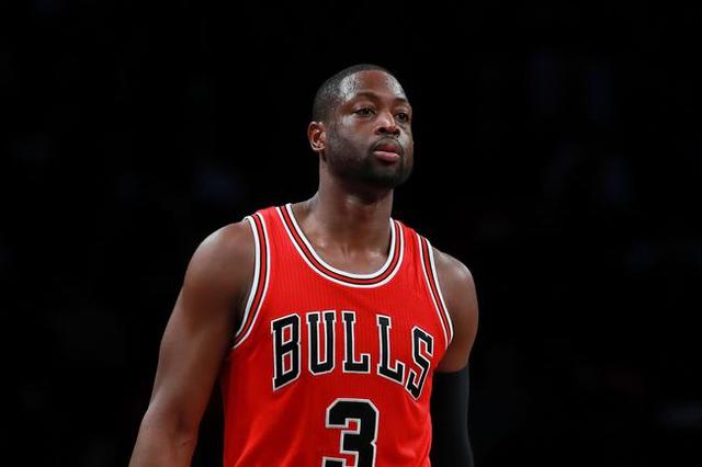 由球员签约 由球员签约