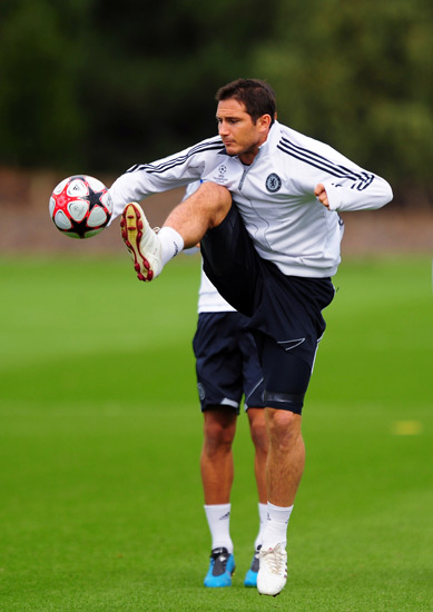 右翼卫接应 右翼卫接应